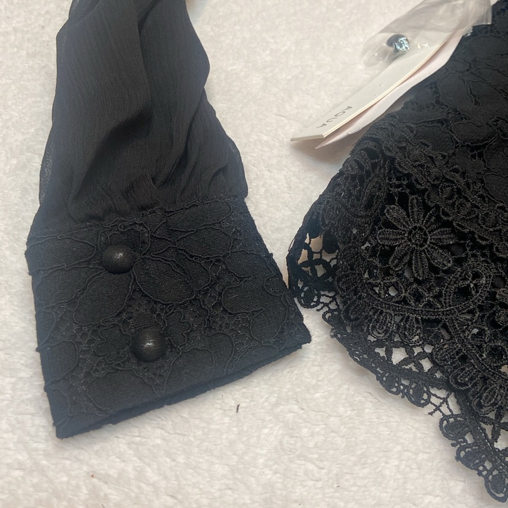 AQUA NWT Size XS Long Sleeve Black Lace Top Bloomingdale’s Exclusive - Picture 12 of 13